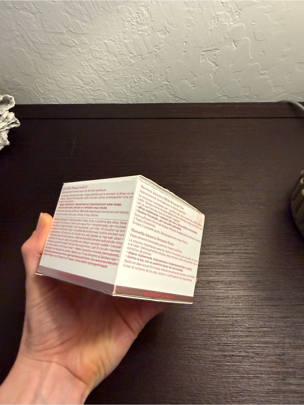 Clarins V-Facial Intensive Wrap Mask - Viral Depuffing Mask - Picture 8 of 11